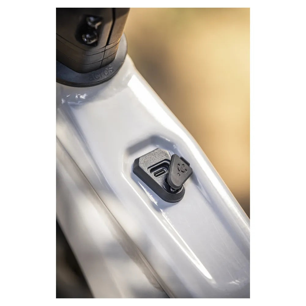 Focus JAM2 6.7 Electric Mountain Bike charging port