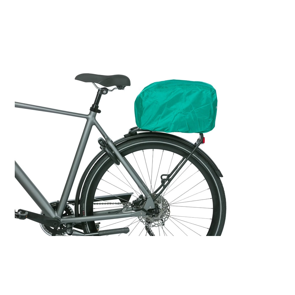 Basil Discovery 365D Bike Trunkbag M 9L mounted on bike with waterproof cover